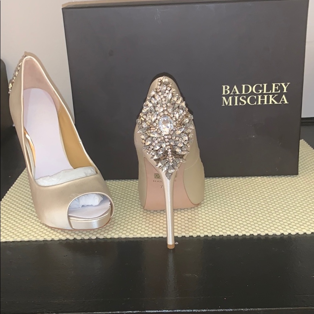 Badgley mischka heels